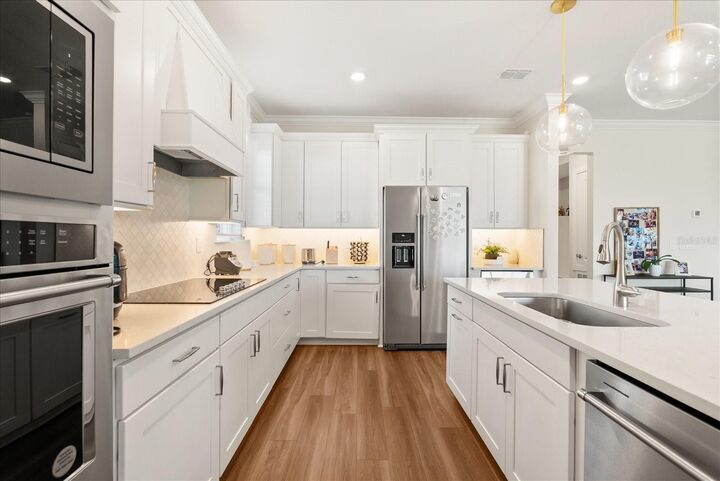 Property Photo: 3208 Sailing Pier Avenue FL 34787