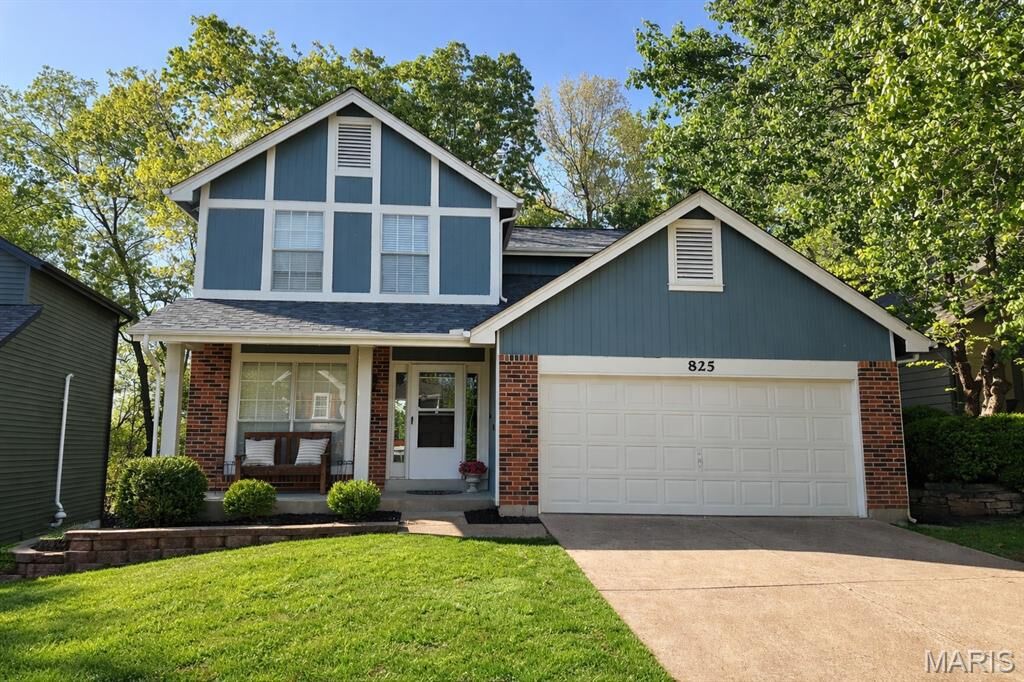 Property Photo:  825 Ginger Wood Court  MO 63021 