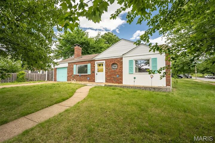 Property Photo:  5551 Sutherland Avenue  MO 63109 