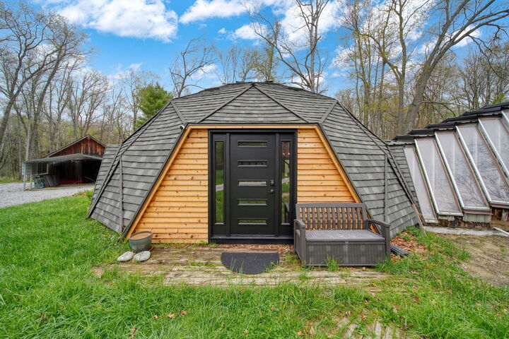 Property Photo: 5576 S M 52 MI 49285