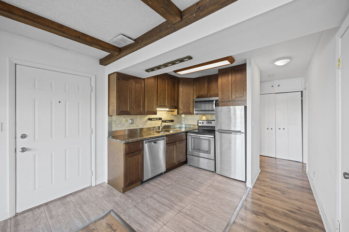 Property Photo:  5544 E Lake Drive A  IL 60532 