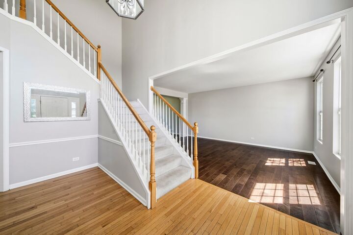 Property Photo:  18950 W Glenhurst Drive  IL 60046 