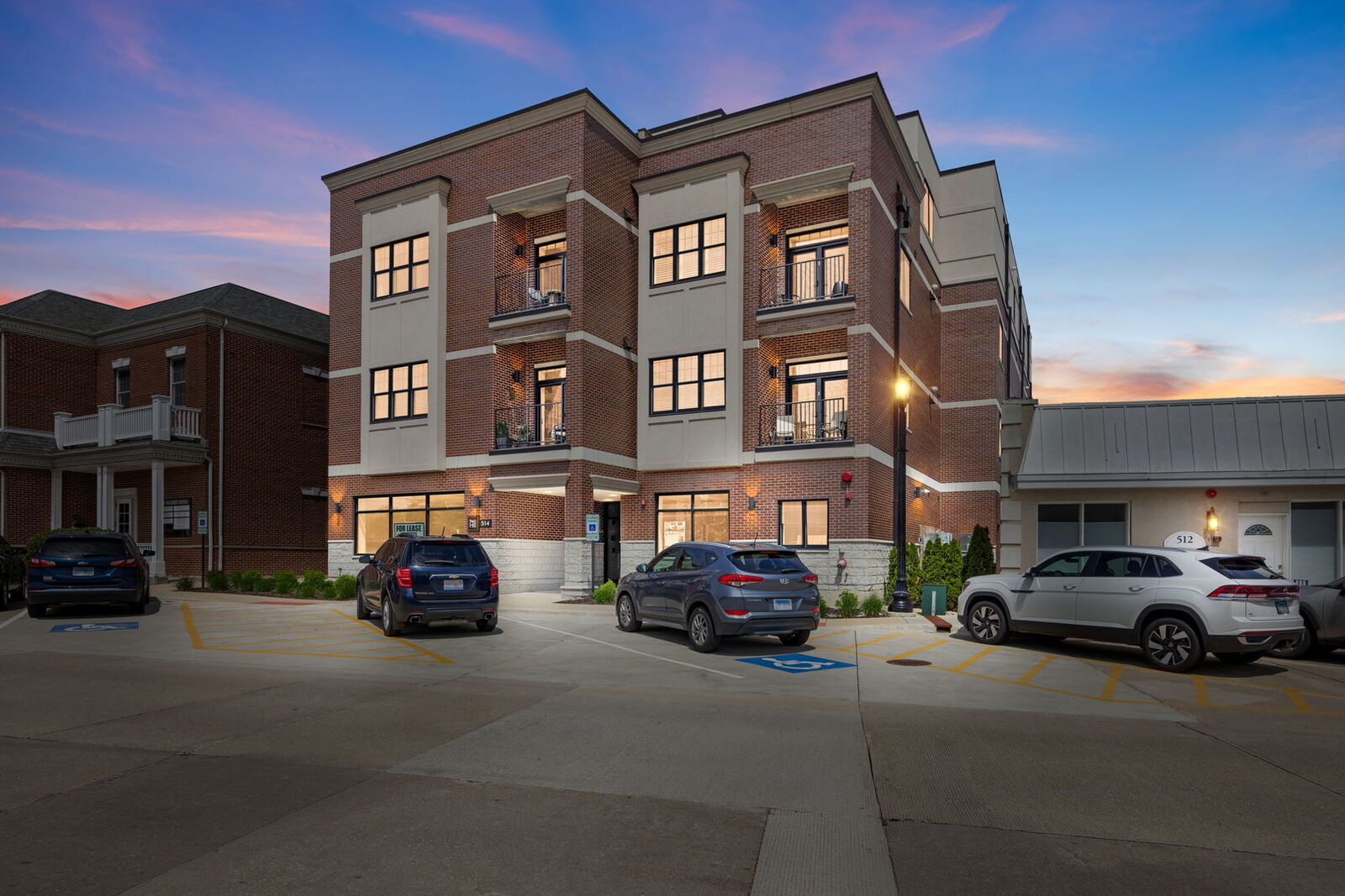 Property Photo:  514 Hillgrove Avenue 202  IL 60558 