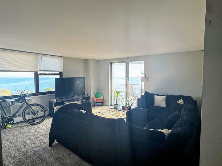 Property Photo:  