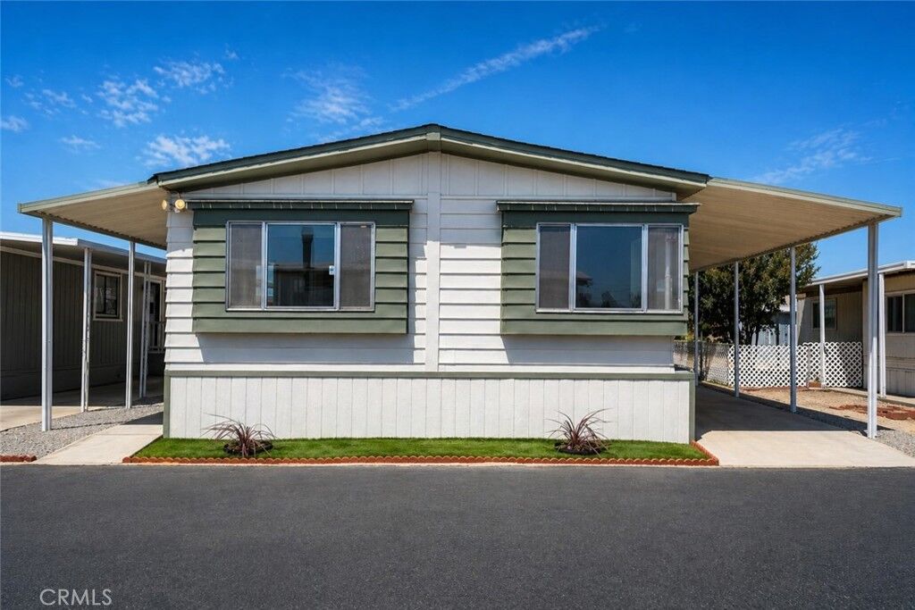 Property Photo:  530 W Devonshire Avenue 19  CA 92543 