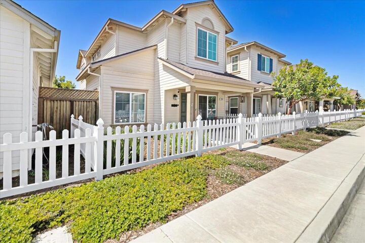 Property Photo:  12833 Rogge Village Loop  CA 93906 