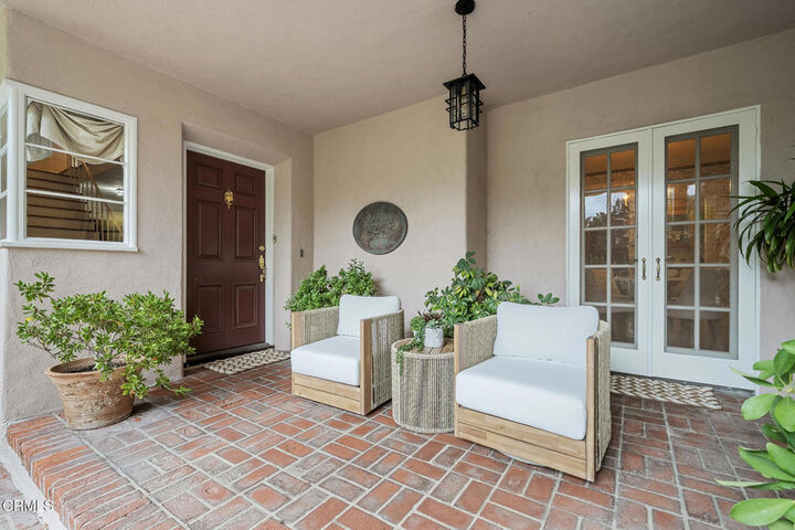 Property Photo:  951 Laguna Road  CA 91105 