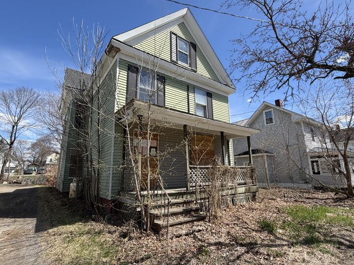 Property Photo:  299 Essex Street  ME 04401 