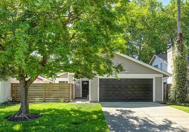 Property Photo:  7510 Island Way  CA 95831 