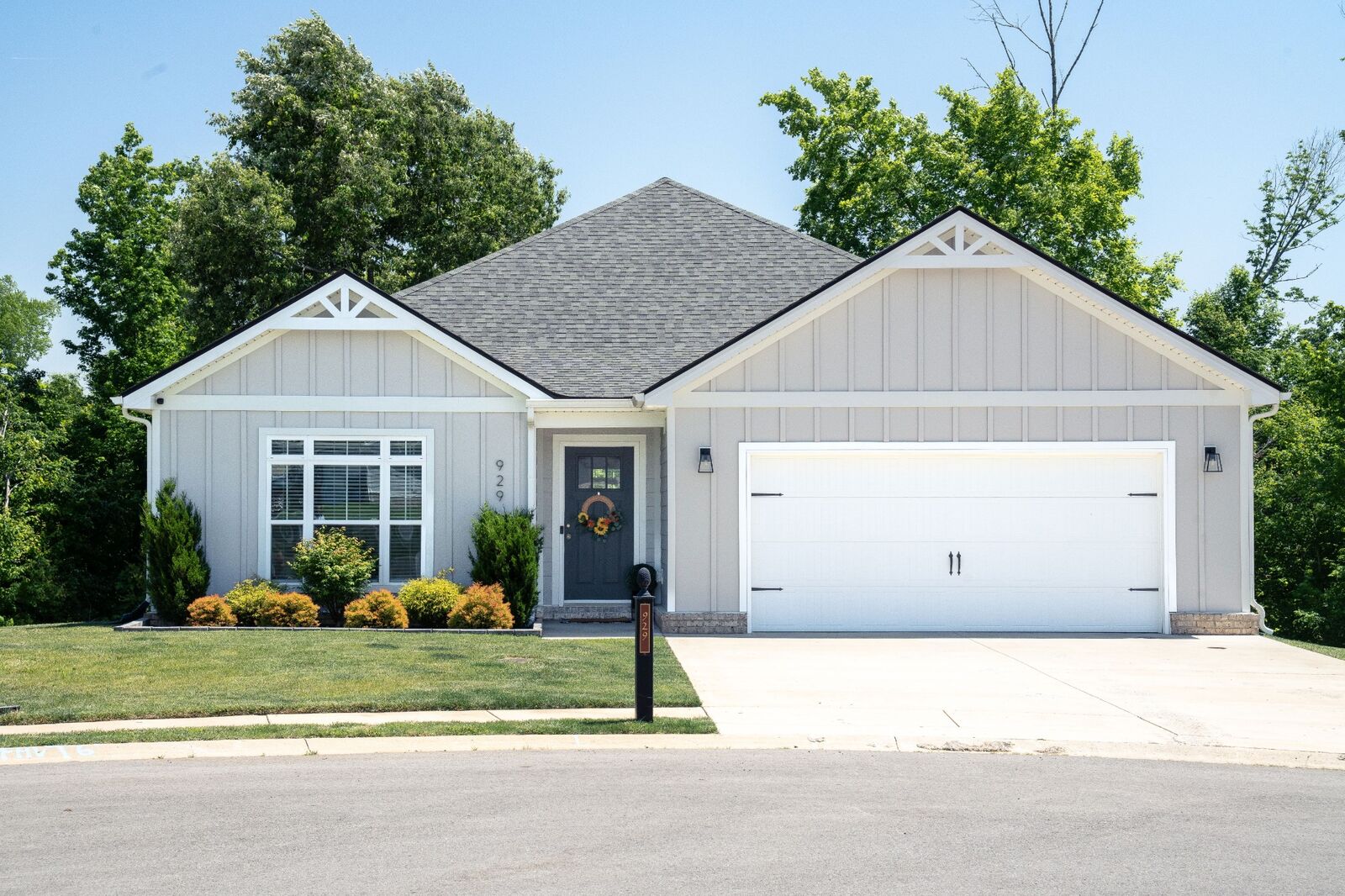 Property Photo:  929 Frog Gip Pond Ct  TN 37043 