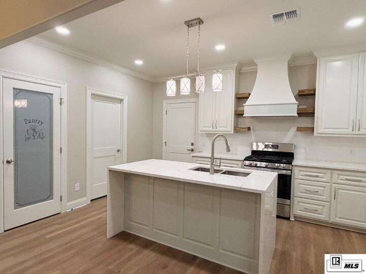 Property Photo:  501 E Kentucky Avenue  LA 71270 