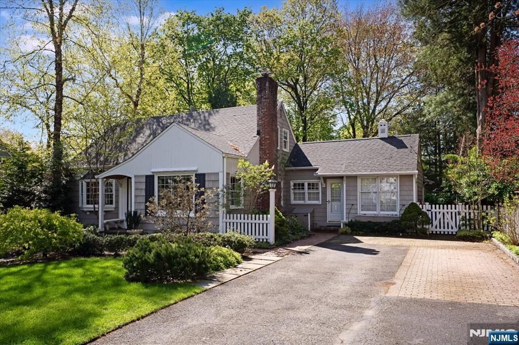 Property Photo:  60 Oak Avenue  NJ 07670 