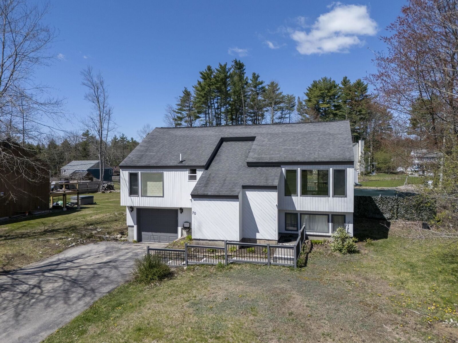 Property Photo:  70 Boxwood Circle  NH 03055 
