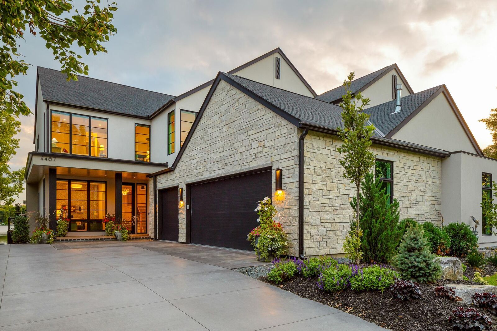 Property Photo:  4467 Lafayette Lane  MN 55384 