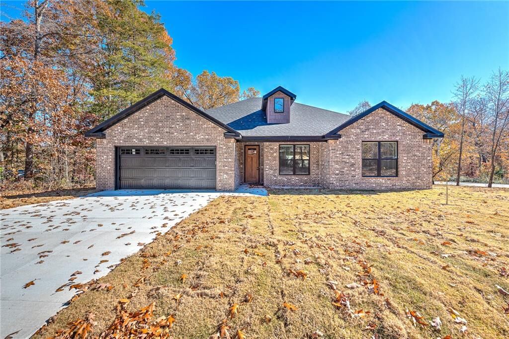 Property Photo:  18 Islay Circle  AR 72715 