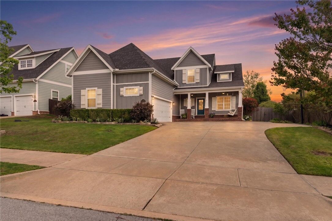 Property Photo:  802 Hampstead Heath  AR 72718 