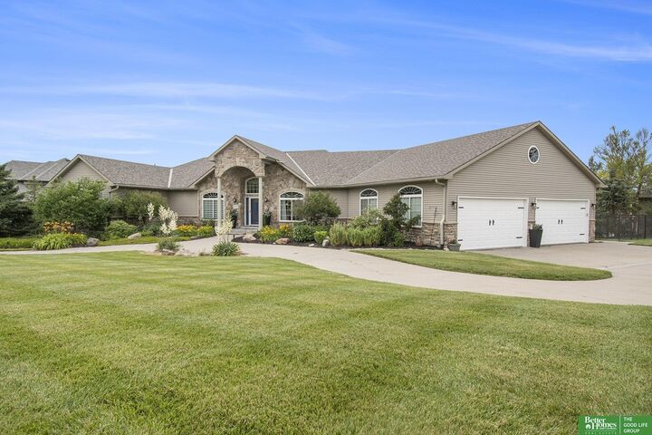 Property Photo:  17808 S Reflection Avenue  NE 68007-5727 