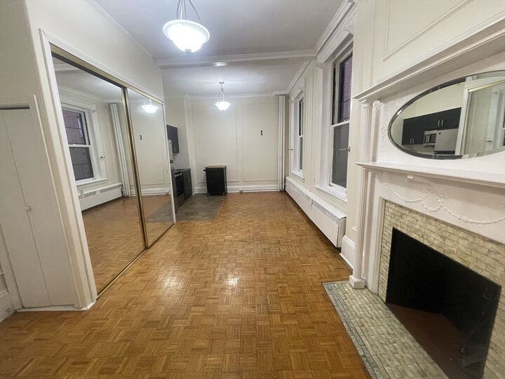 Property Photo:  21 Beacon St 4Q  MA 02108 