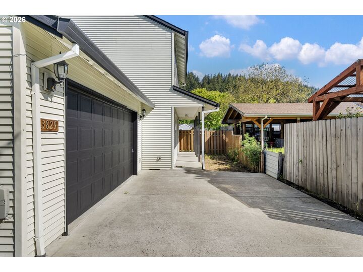 Property Photo:  3829 SE 103rd Ave  OR 97266 