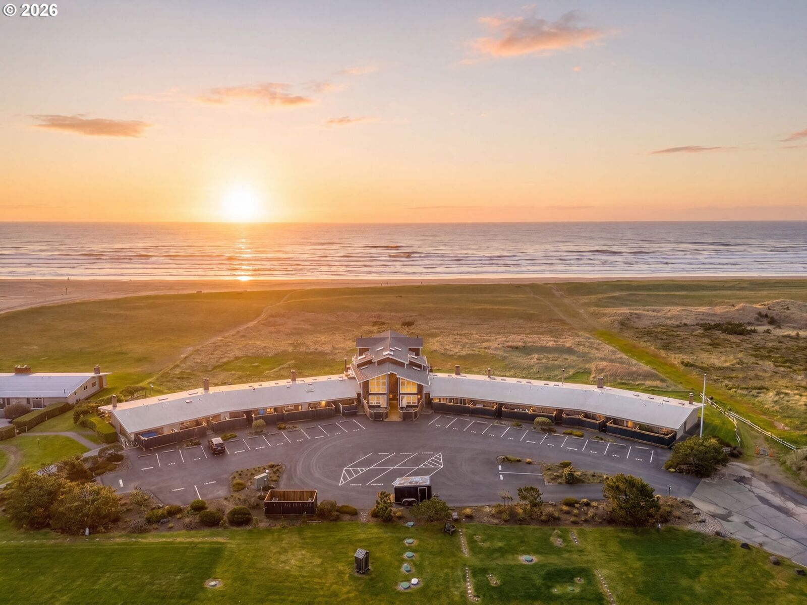 Property Photo:  101 13th St 211  OR 97138 