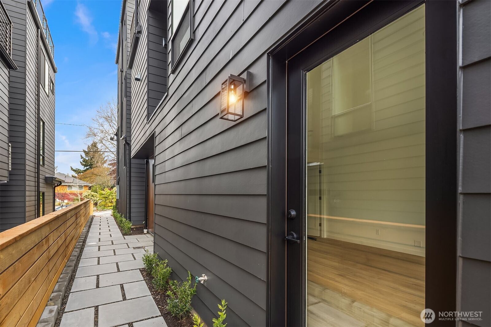 Property Photo:  333 NW 47th Street C  WA 98107 