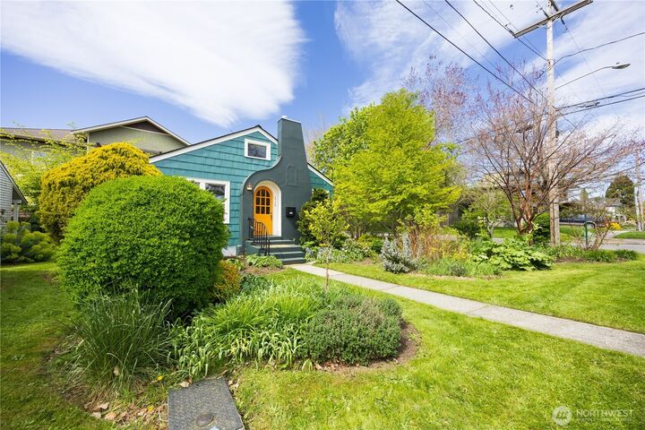 Property Photo:  1715  H Street  WA 98225 