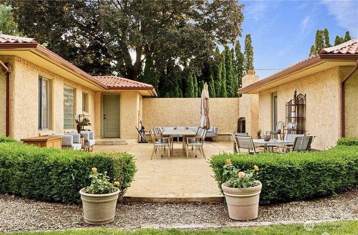 Property Photo:  1646  Road 20  NW  WA 98851 