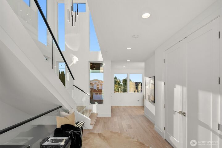 Property Photo:  6530  102nd Place NE  WA 98033 