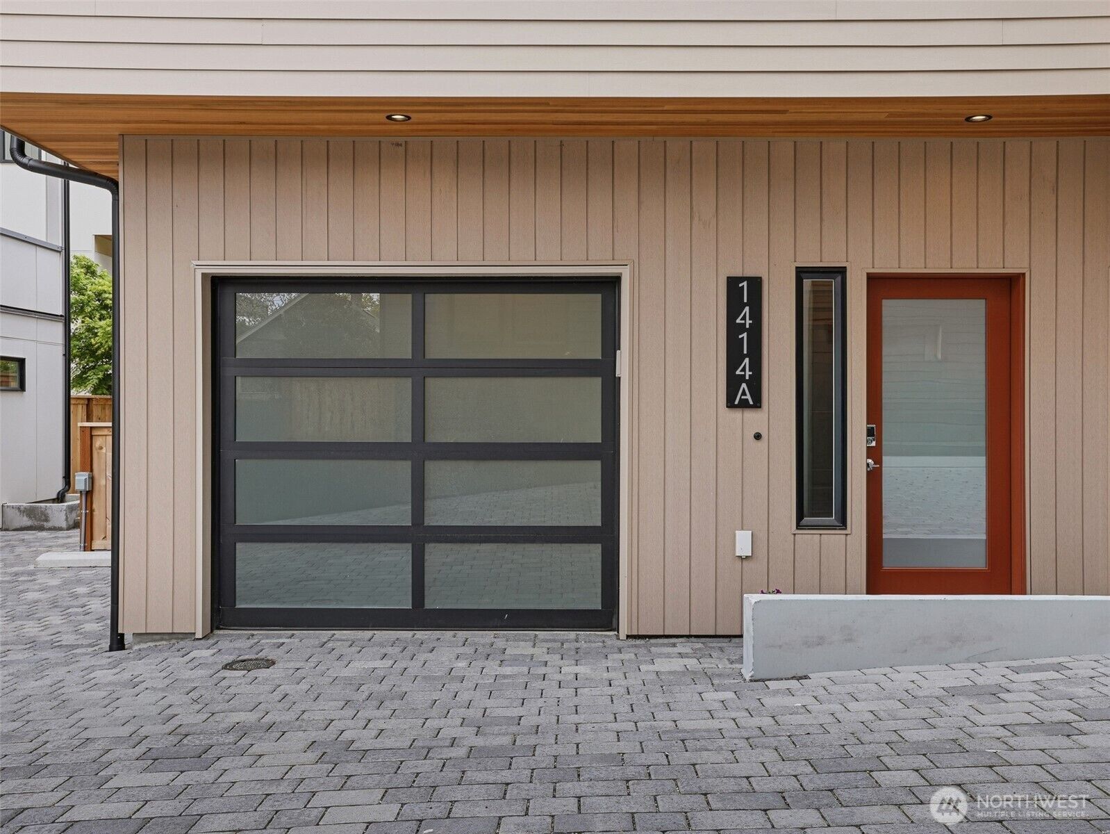 Property Photo:  1414 A N 47th Street  WA 98103 