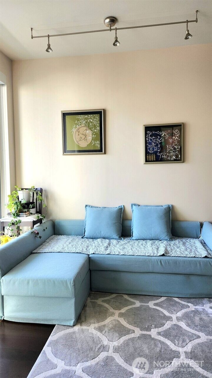 Property Photo:  737  Olive Way 2503  WA 98101 