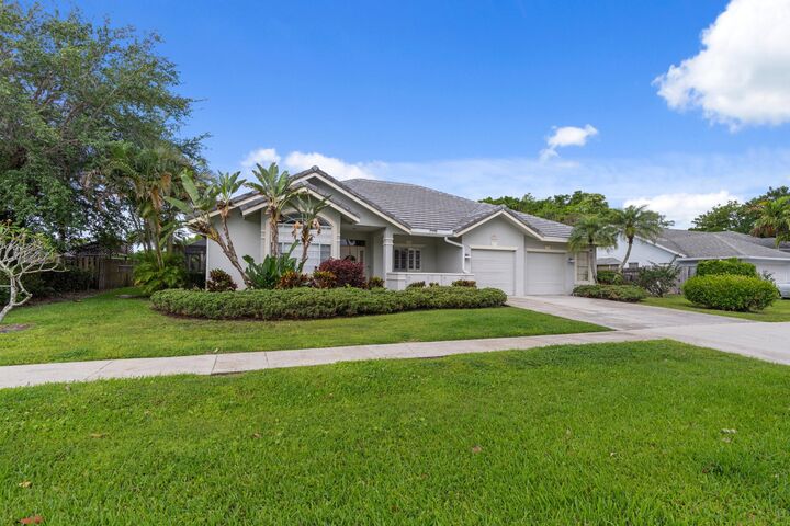 Property Photo: 1931 Staimford Circle FL 33414