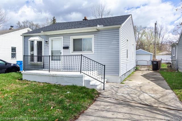 Property Photo:  27700 Dartmouth Street  MI 48071 