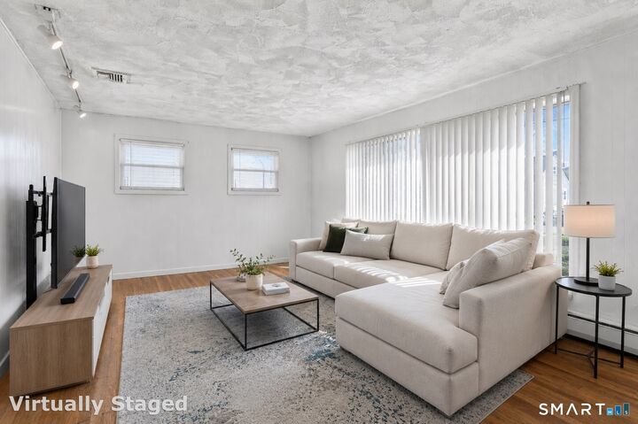 Property Photo:  30 Grafton Road  CT 06517 