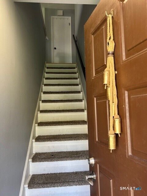 Property Photo:  454 Swanson Crescent 454  CT 06461 