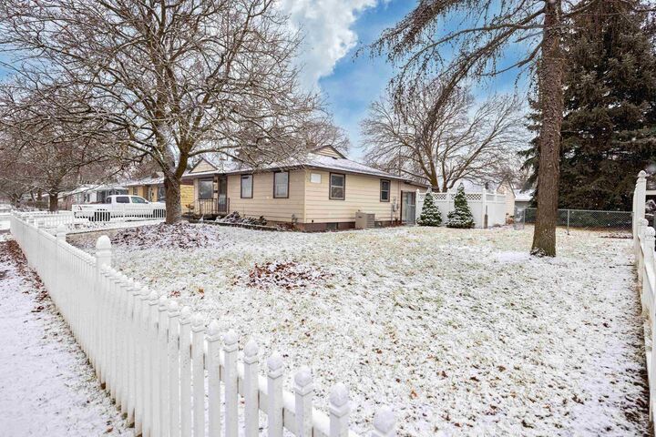 Property Photo:  708 E Decatur Ave  WA 99208 
