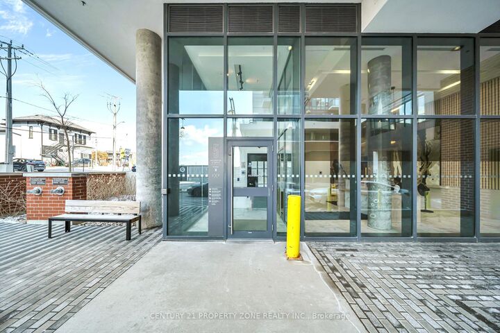 Property Photo: 5 Wellington Street 1612 ON N2G 0E3