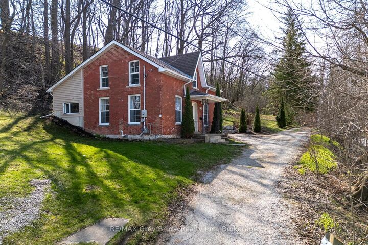 Property Photo: 735 5th Avenue E ON N4K 2R7