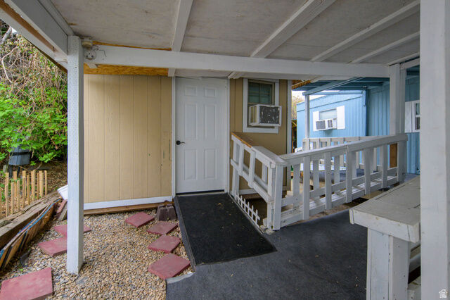 Property Photo:  41 W Crawford Pl S  UT 84070 