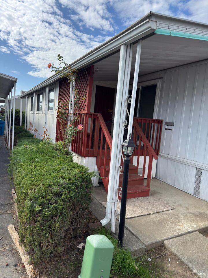 Property Photo:  76 Heliotrope Street  CA 94589 