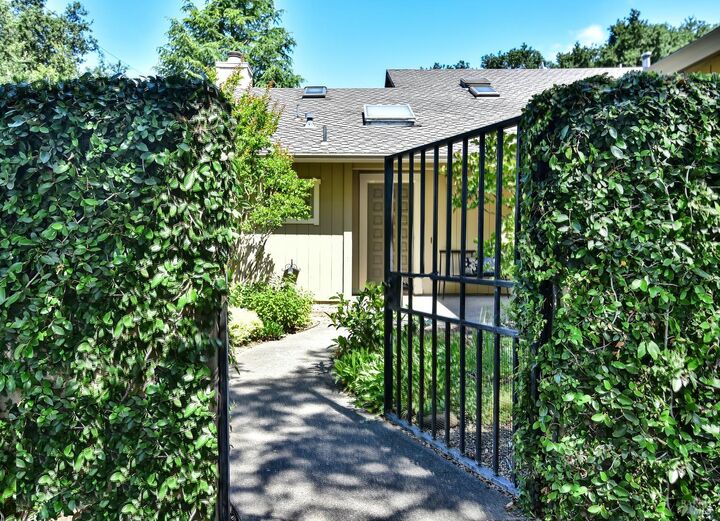 Property Photo:  285 E Agua Caliente Road  CA 95476 