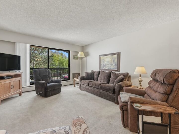 Property Photo: 721 Hamilton Street 206 BC V3M 2M7