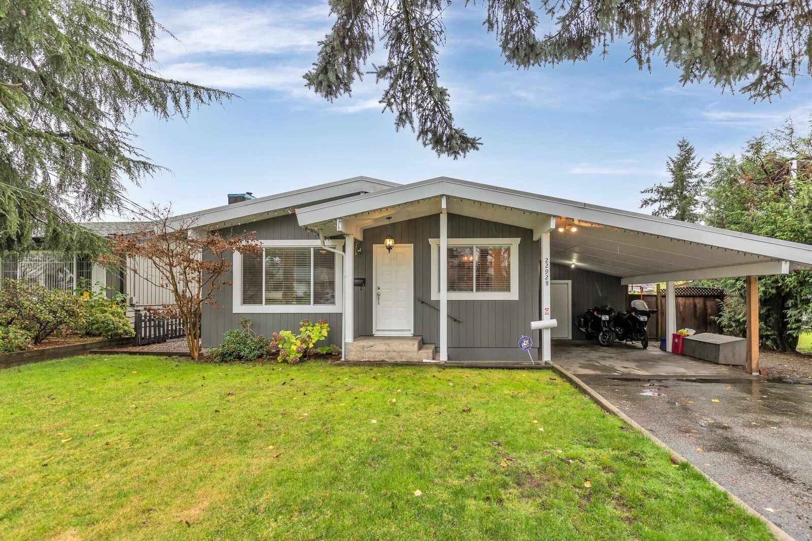 Property Photo:  22928 117 Avenue  BC V2X 2K1 