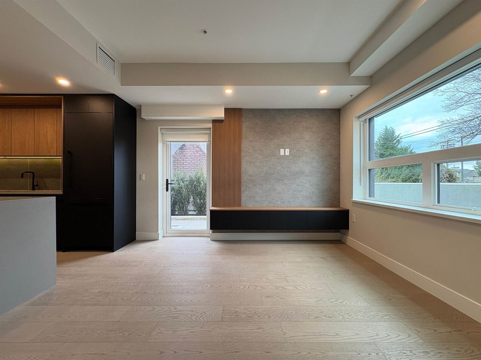 Property Photo: 125 W 41st Avenue BC V5Y 2S2