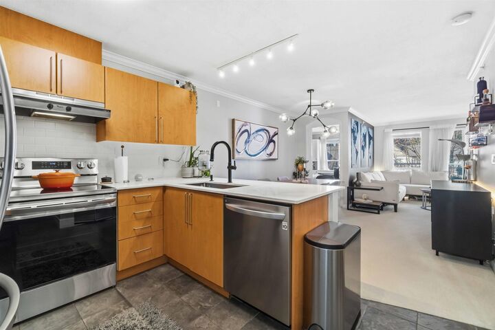 Property Photo: 1150 E 29th Street 406 BC V7K 3E2