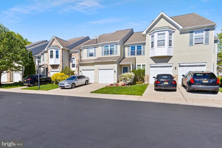 Property Photo:  15 Barclay Court  NJ 08505 