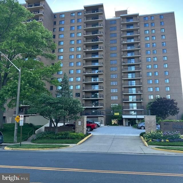 Property Photo:  200 N Pickett Street 701  VA 22304 
