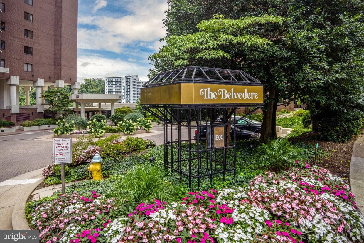 Property Photo:  1600 Oak Street N 732  VA 22209 