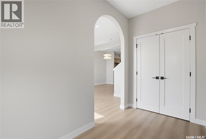Property Photo:  22 Taskamanwa Terrace  SK S7V 1Z7 