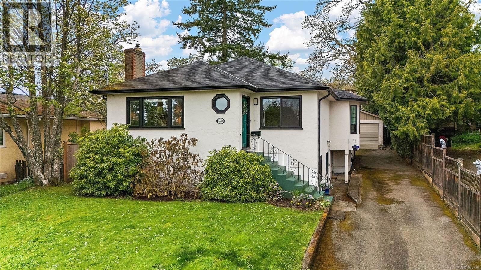 Property Photo: 3450 Doncaster Drive BC V8P 3W1