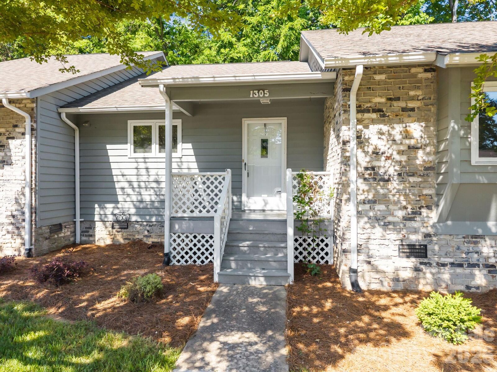 Property Photo:  1305 Wellington Hills Circle  NC 28147 